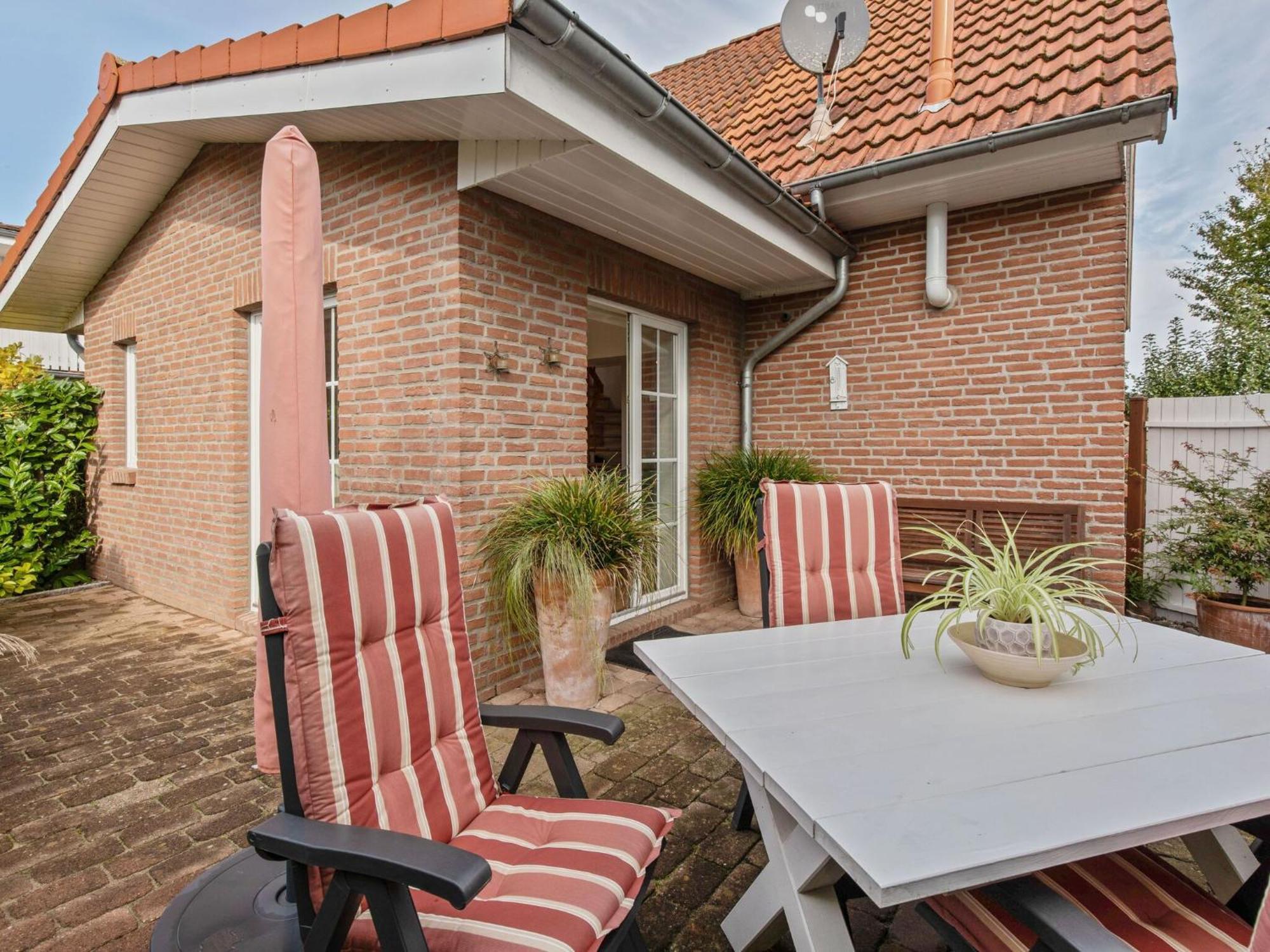 Enticing Holiday Home In Oldenburg With Garden Near Sea Dannau Εξωτερικό φωτογραφία